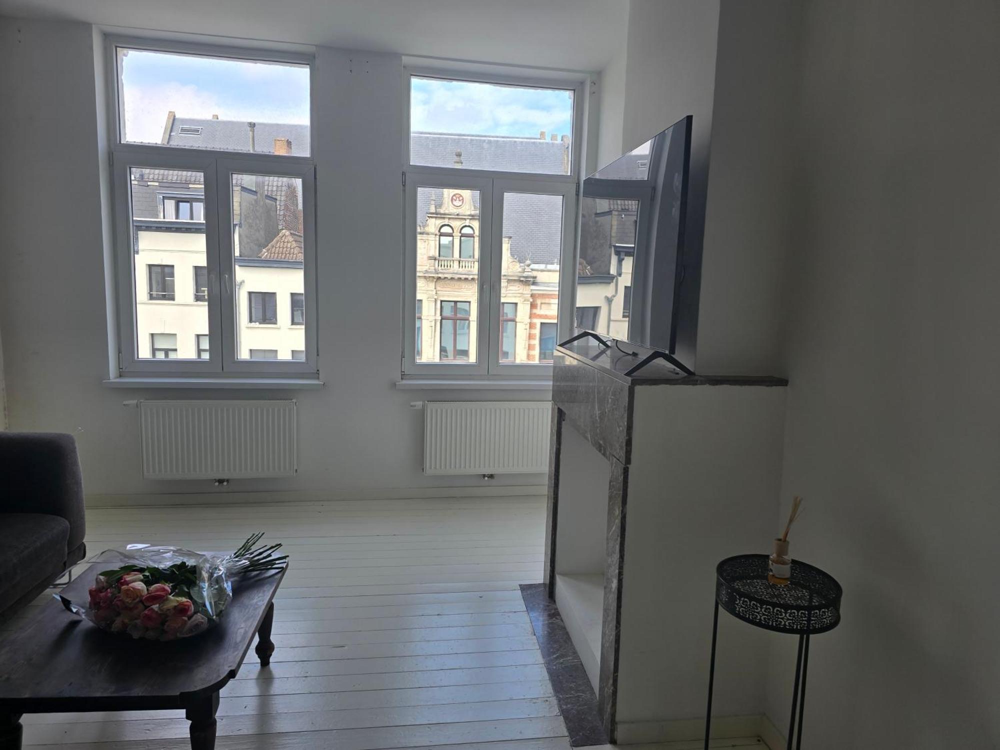 Living History - Suikernest Aparthotel Antwerpen Bagian luar foto