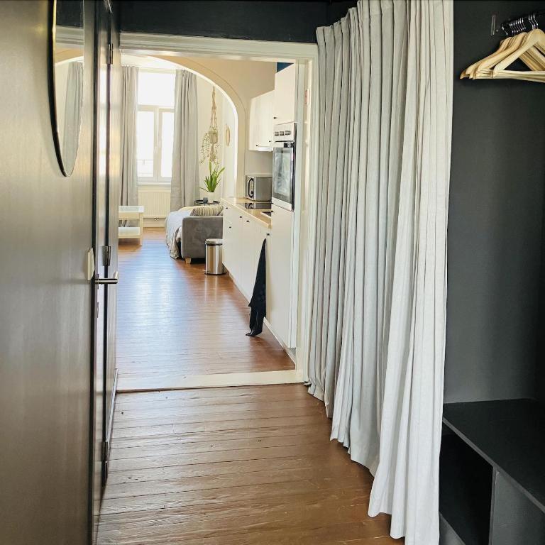 Living History - Suikernest Aparthotel Antwerpen Bagian luar foto