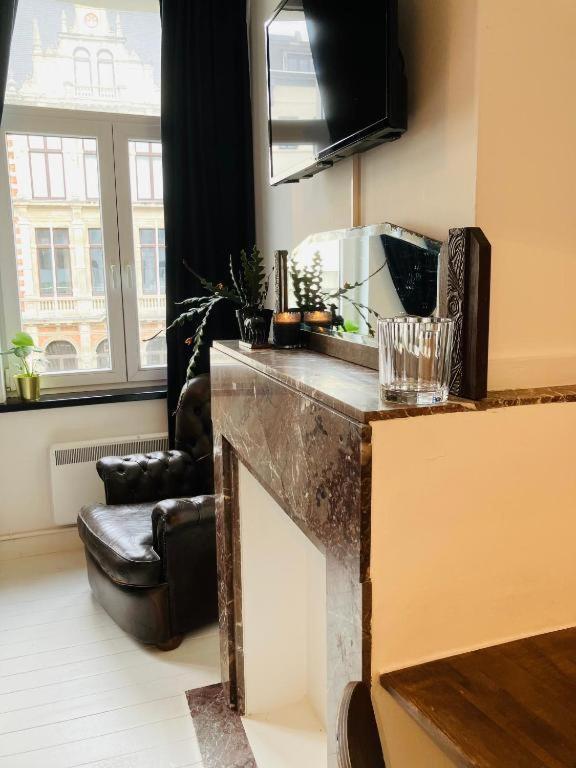 Living History - Suikernest Aparthotel Antwerpen Bagian luar foto