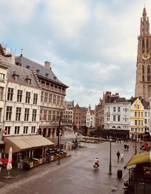 Living History - Suikernest Aparthotel Antwerpen Bagian luar foto
