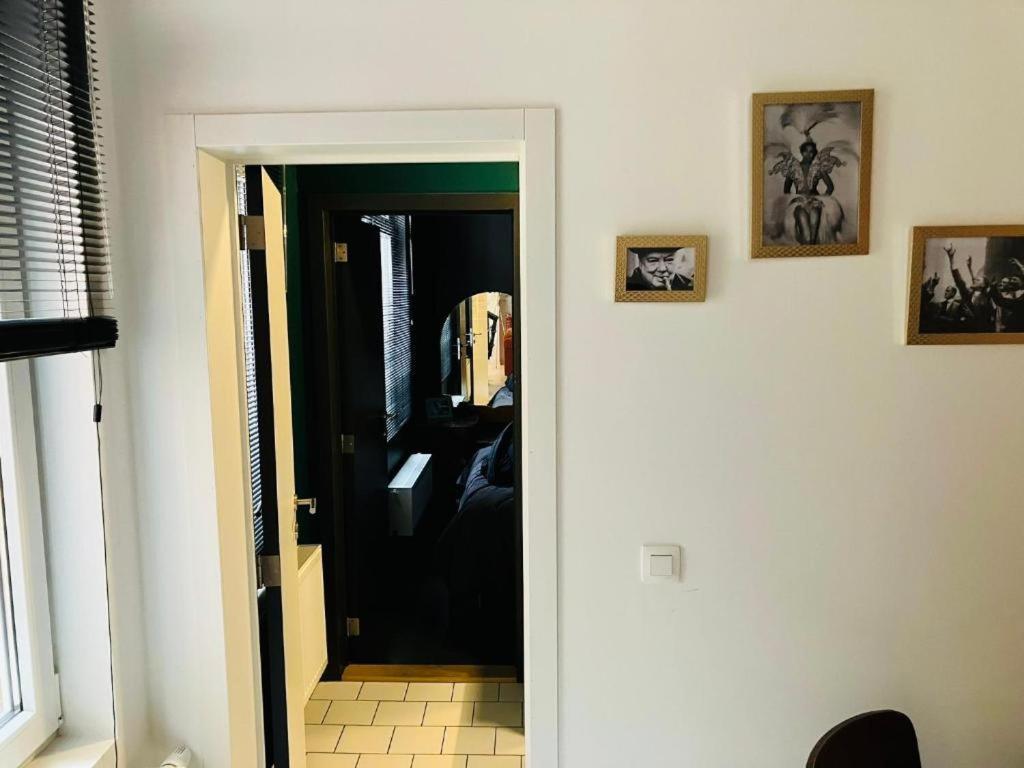 Living History - Suikernest Aparthotel Antwerpen Bagian luar foto