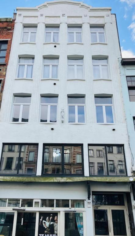 Living History - Suikernest Aparthotel Antwerpen Bagian luar foto